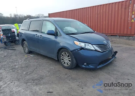 2015 Toyota Sienna Xle 8 Passenger z USA, uszkodzony, nr VIN 5TDYK3DC5FS639225